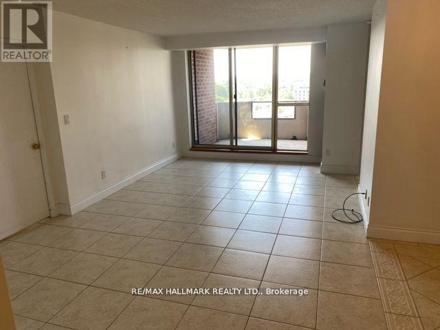 912 - 33 Weldrick Road E, Richmond Hill, Ontario  L4C 8W4 - Photo 5 - N12269643