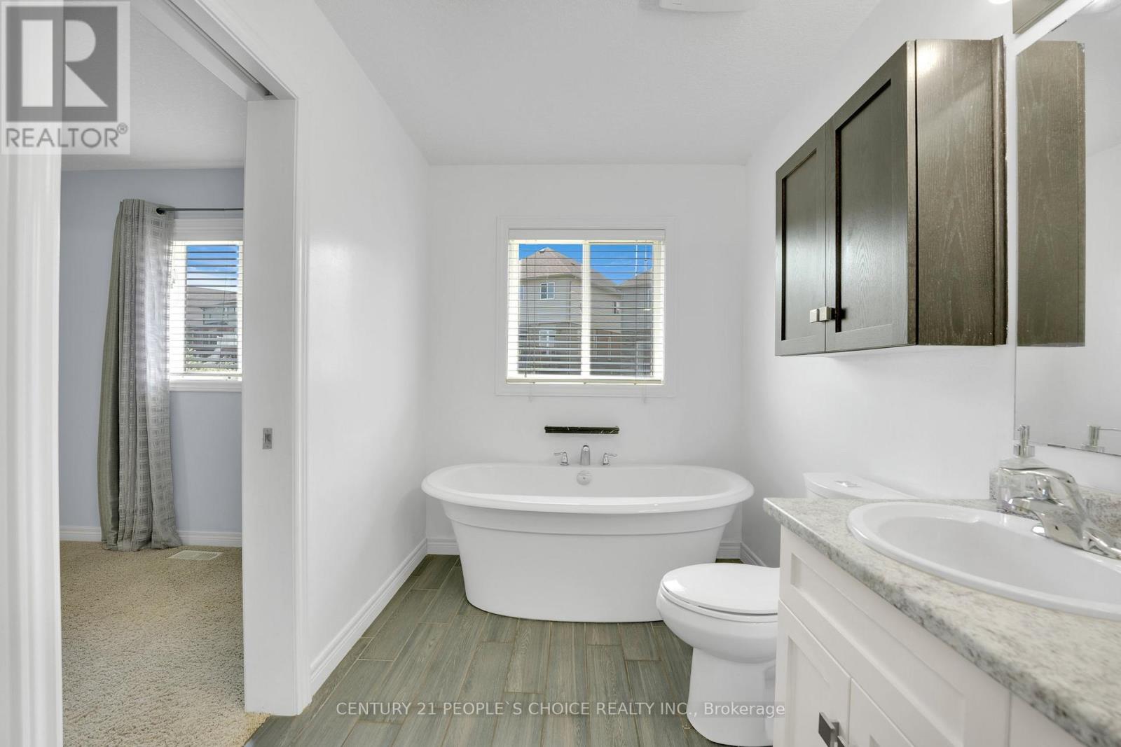 286 Macalister Boulevard, Guelph, Ontario  N1G 0E6 - Photo 26 - X12265488