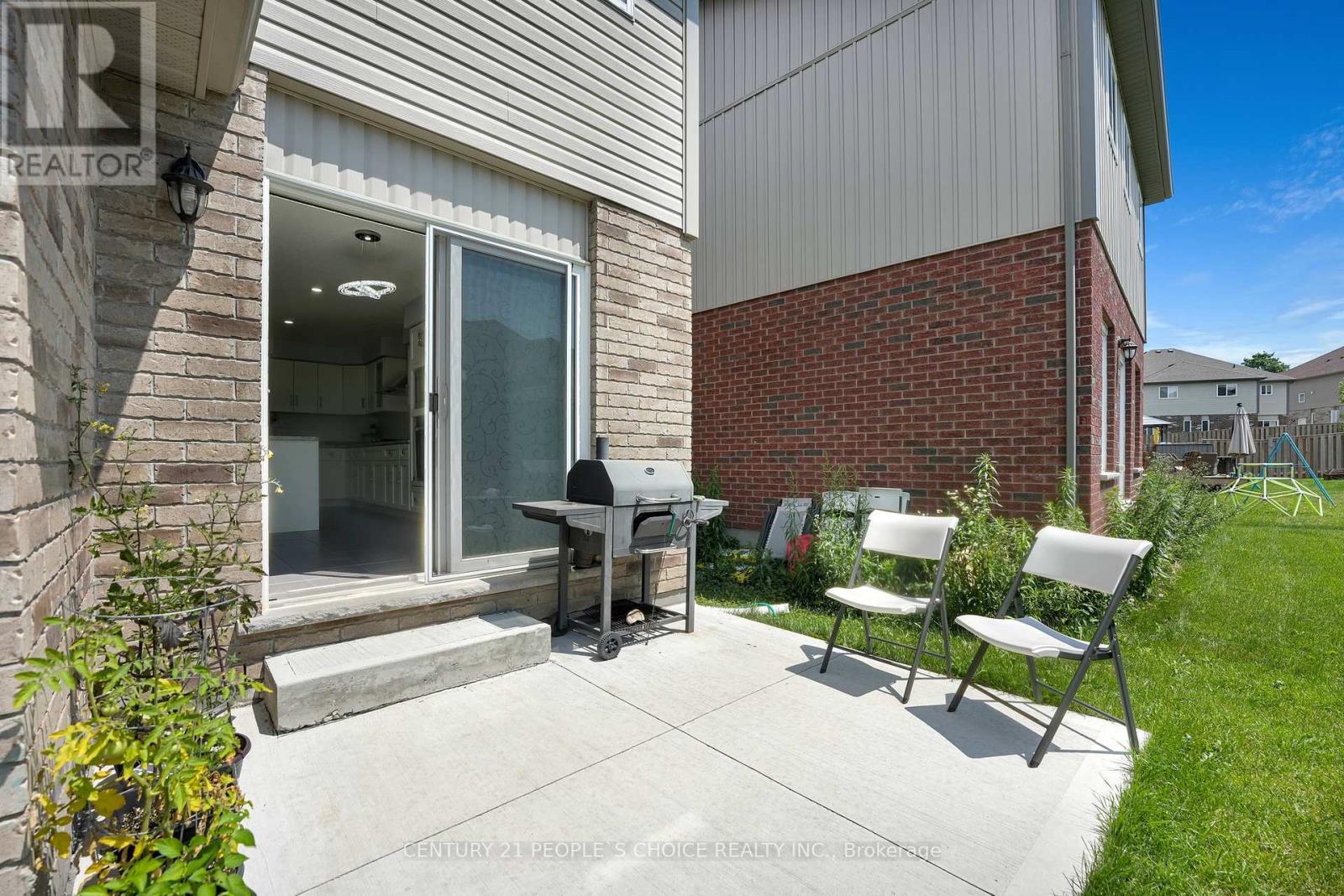 286 Macalister Boulevard, Guelph, Ontario  N1G 0E6 - Photo 39 - X12265488