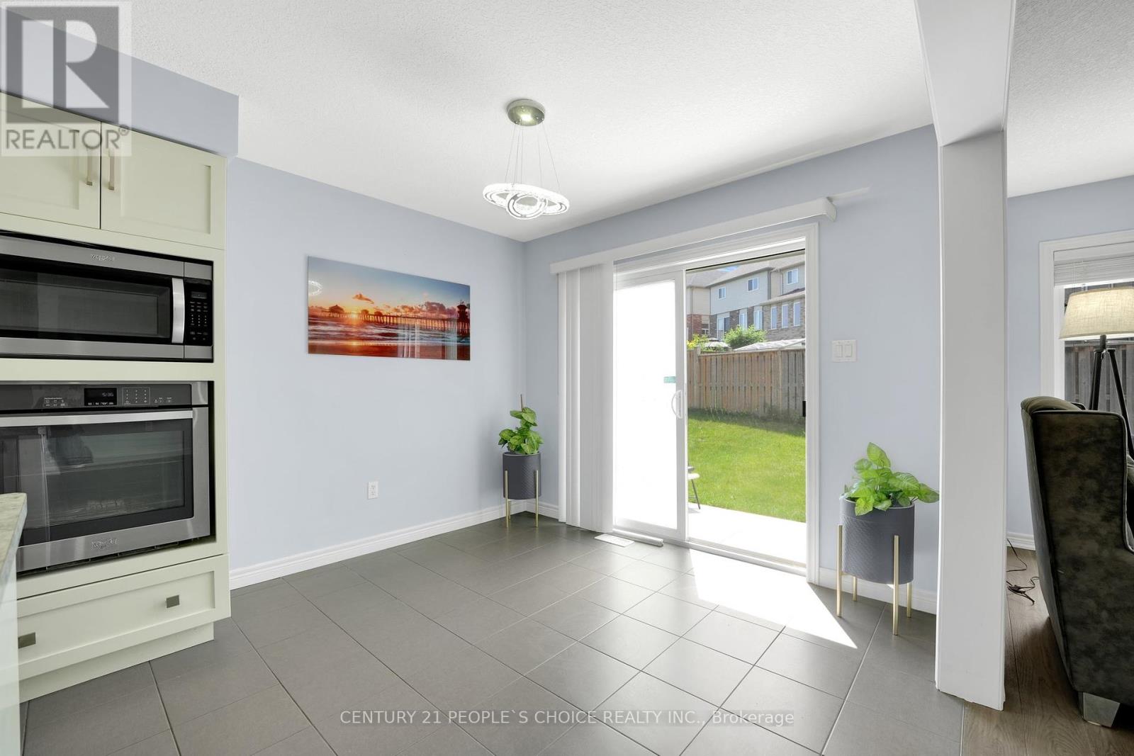 286 Macalister Boulevard, Guelph, Ontario  N1G 0E6 - Photo 18 - X12265488
