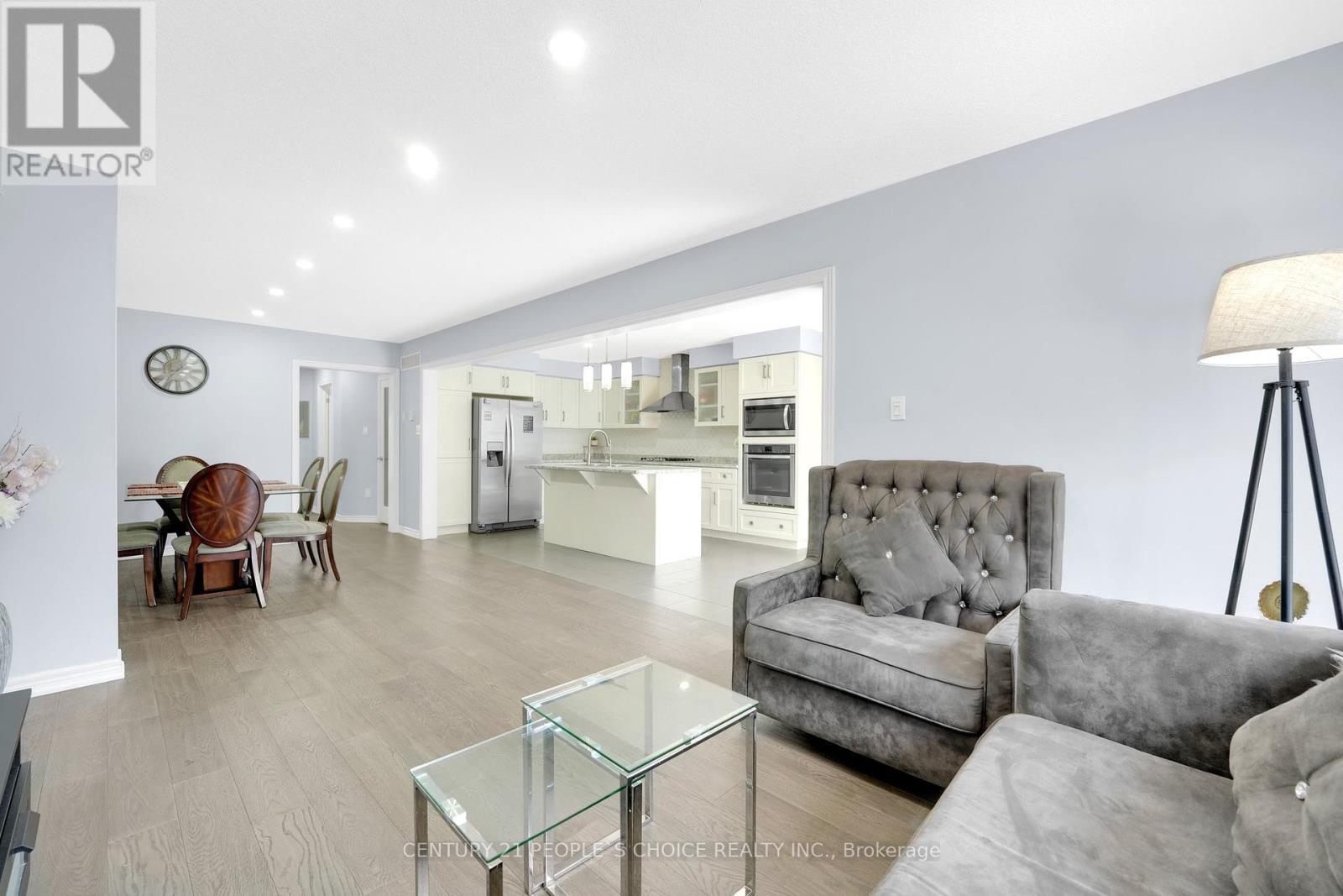 286 Macalister Boulevard, Guelph, Ontario  N1G 0E6 - Photo 12 - X12265488