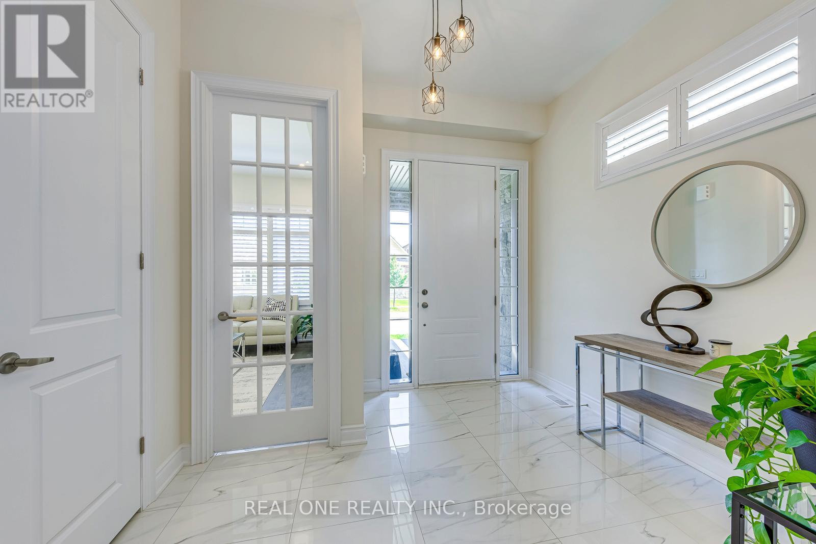 Property at 43 VIVA GARDENS image 4