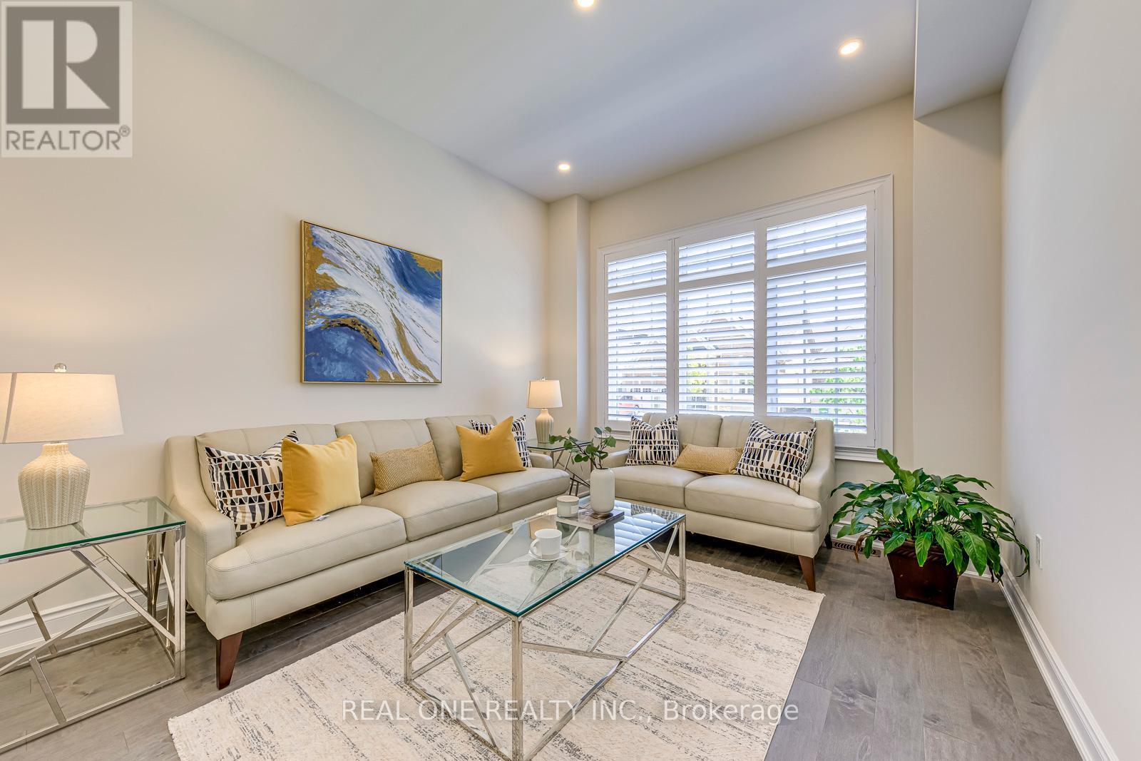 Property at 43 VIVA GARDENS image 5