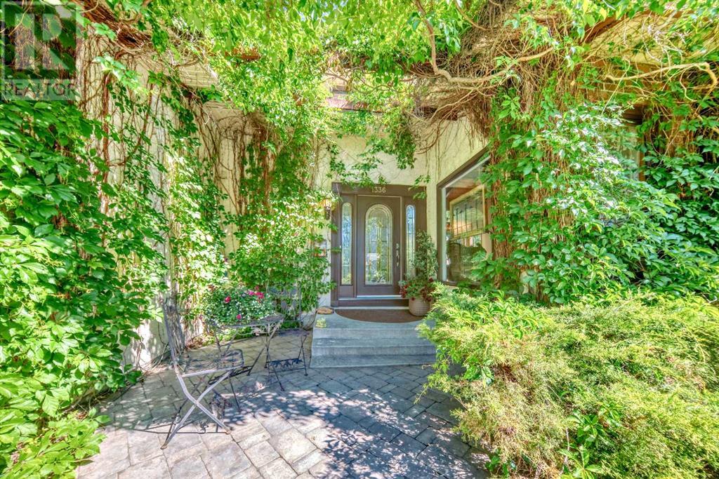 Property at 1336 116 Avenue SW image 3