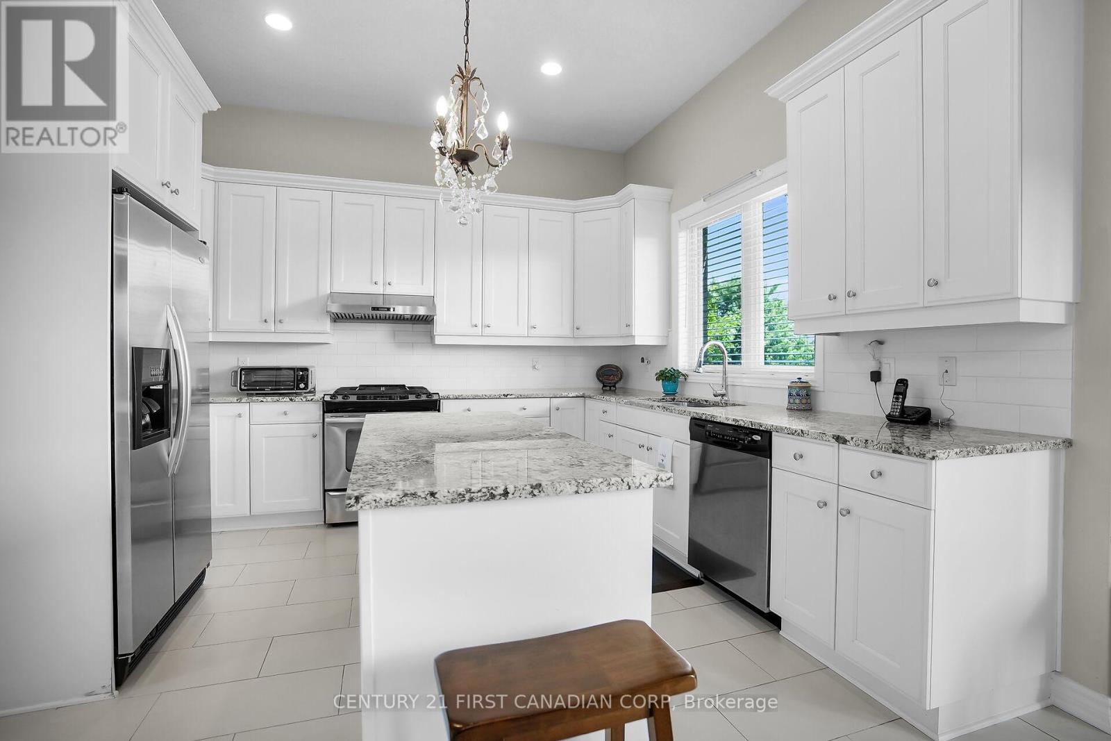 774 Longworth Road, London South (South L), Ontario  N6K 0B5 - Photo 14 - X12269724