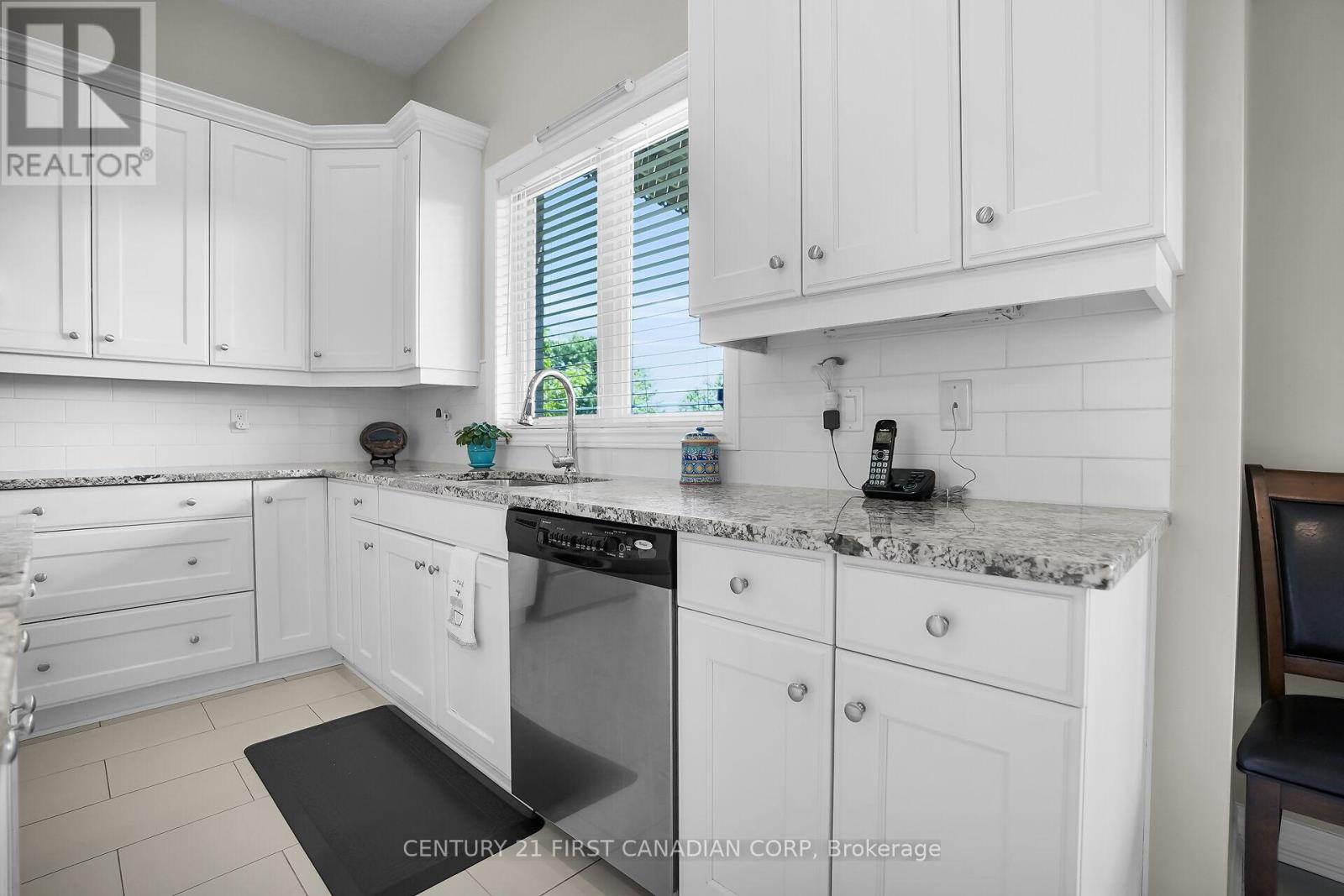 774 Longworth Road, London South (South L), Ontario  N6K 0B5 - Photo 16 - X12269724