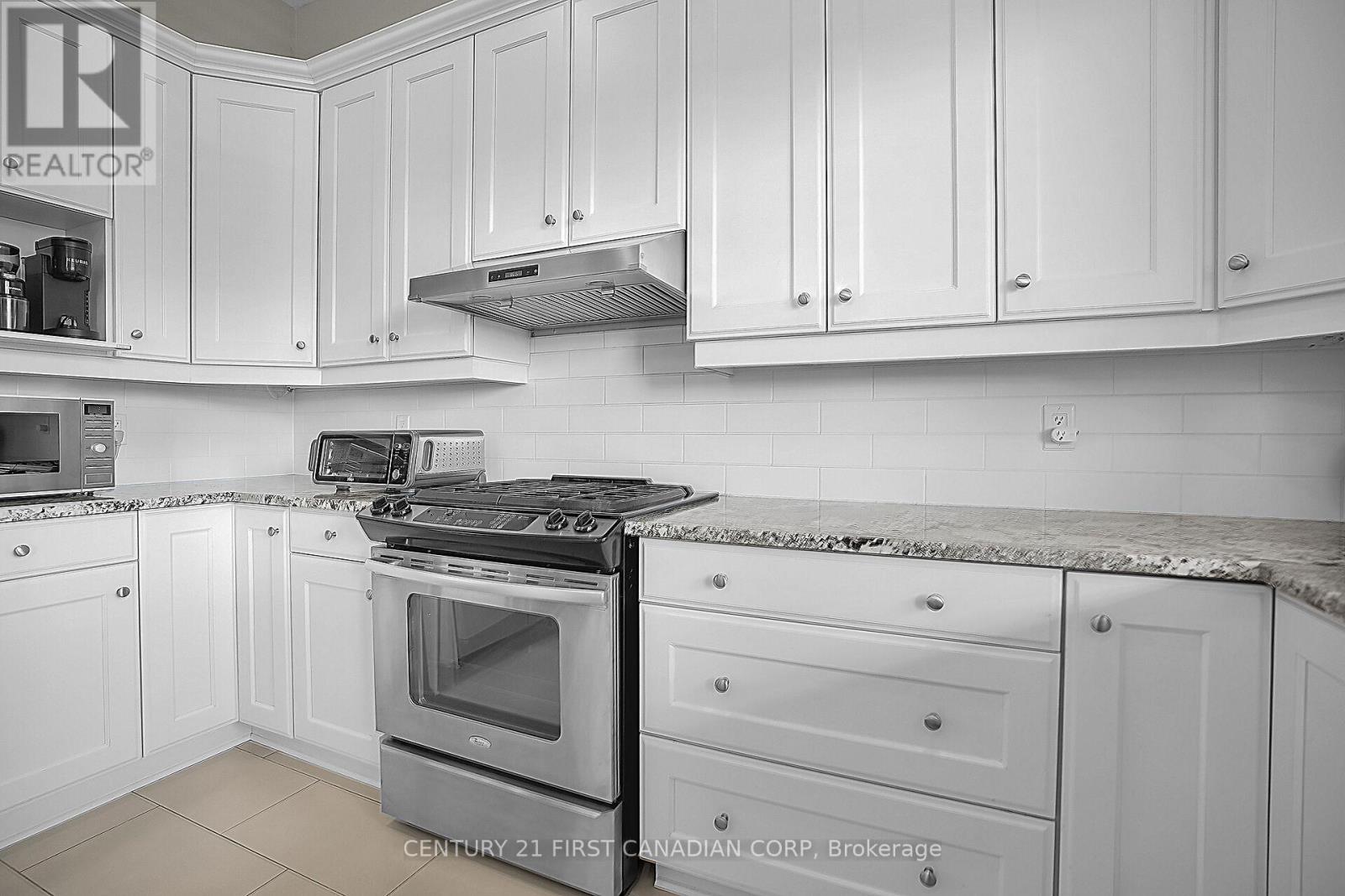 774 Longworth Road, London South (South L), Ontario  N6K 0B5 - Photo 18 - X12269724