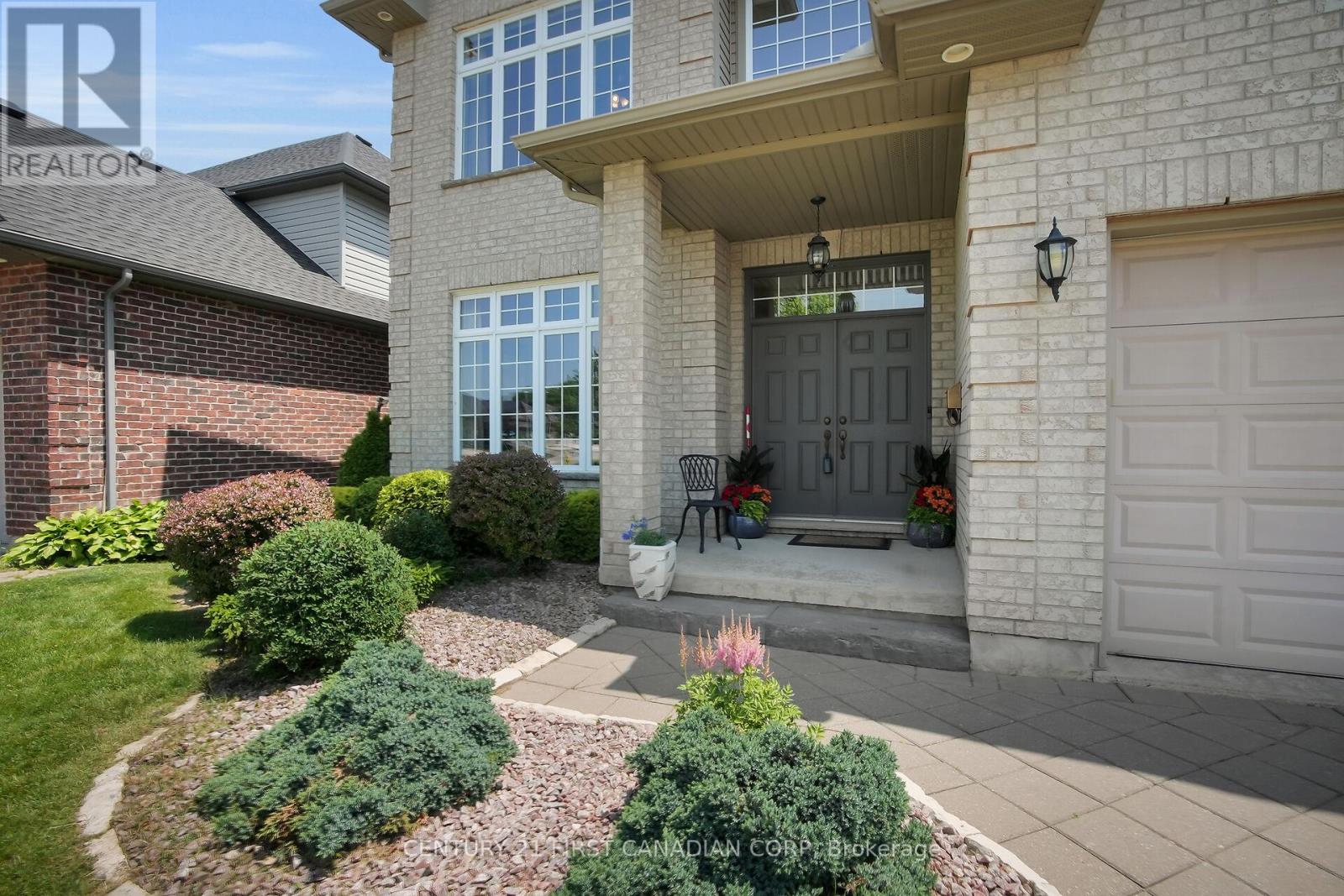774 Longworth Road, London South (South L), Ontario  N6K 0B5 - Photo 3 - X12269724