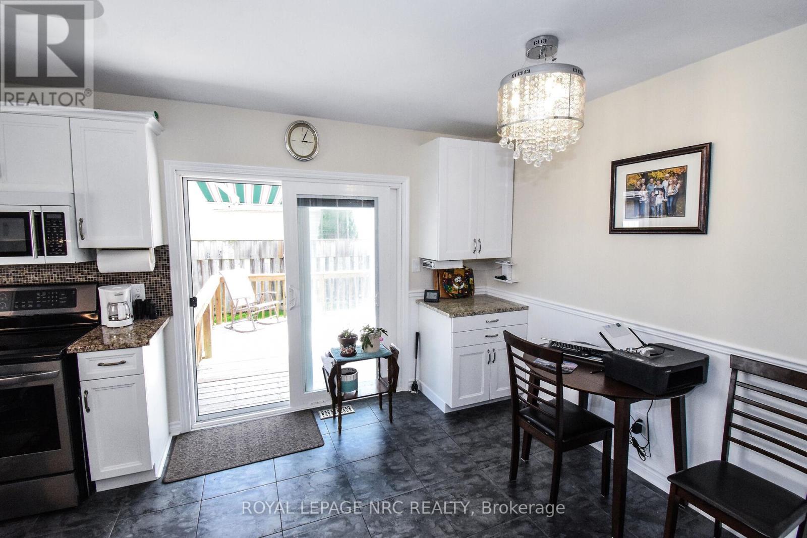 330 Autumn Crescent, Welland, Ontario  L3C 7K1 - Photo 17 - X12269767