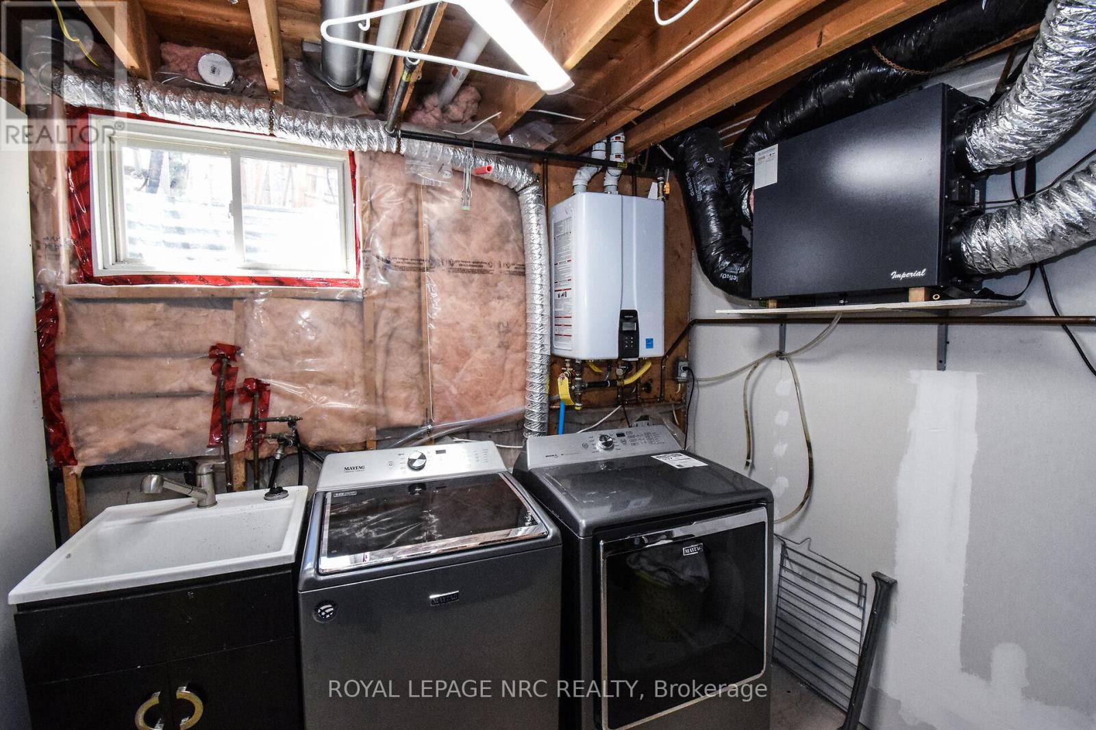 330 Autumn Crescent, Welland, Ontario  L3C 7K1 - Photo 38 - X12269767