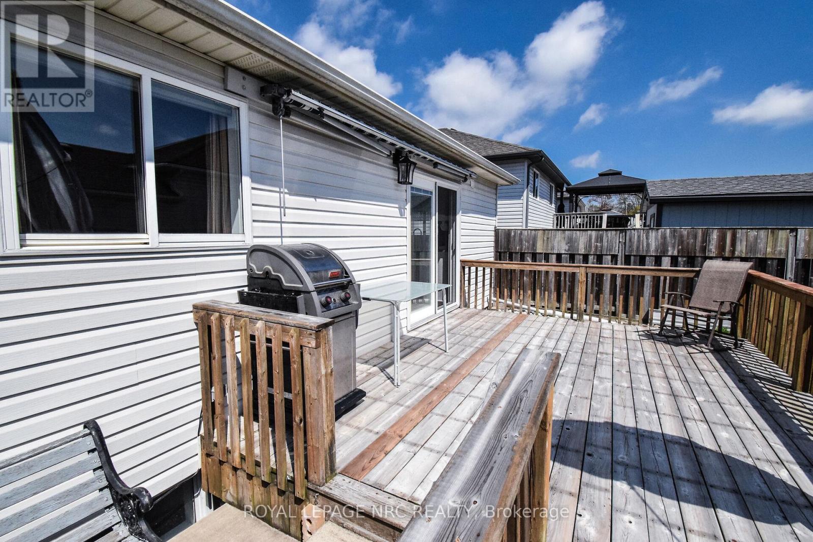 330 Autumn Crescent, Welland, Ontario  L3C 7K1 - Photo 39 - X12269767