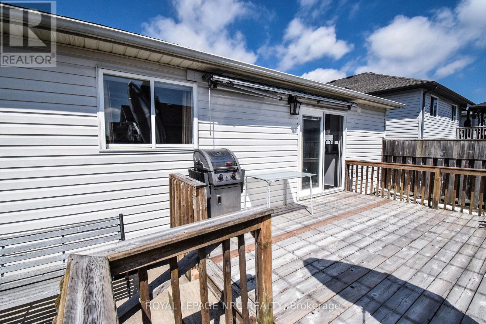 330 Autumn Crescent, Welland, Ontario  L3C 7K1 - Photo 40 - X12269767