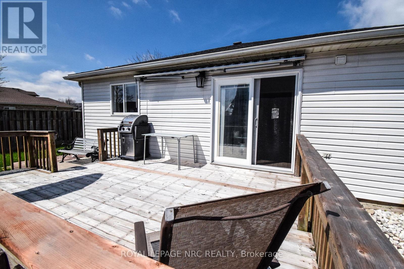 330 Autumn Crescent, Welland, Ontario  L3C 7K1 - Photo 41 - X12269767