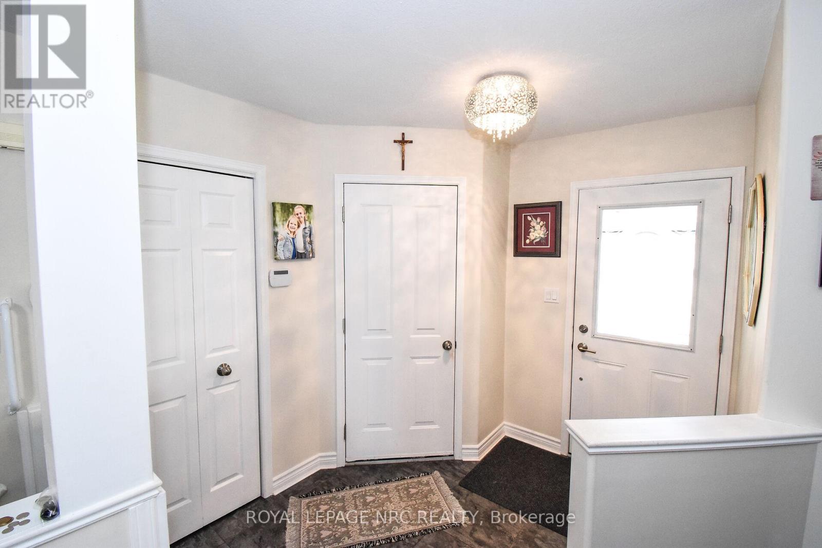 330 Autumn Crescent, Welland, Ontario  L3C 7K1 - Photo 5 - X12269767