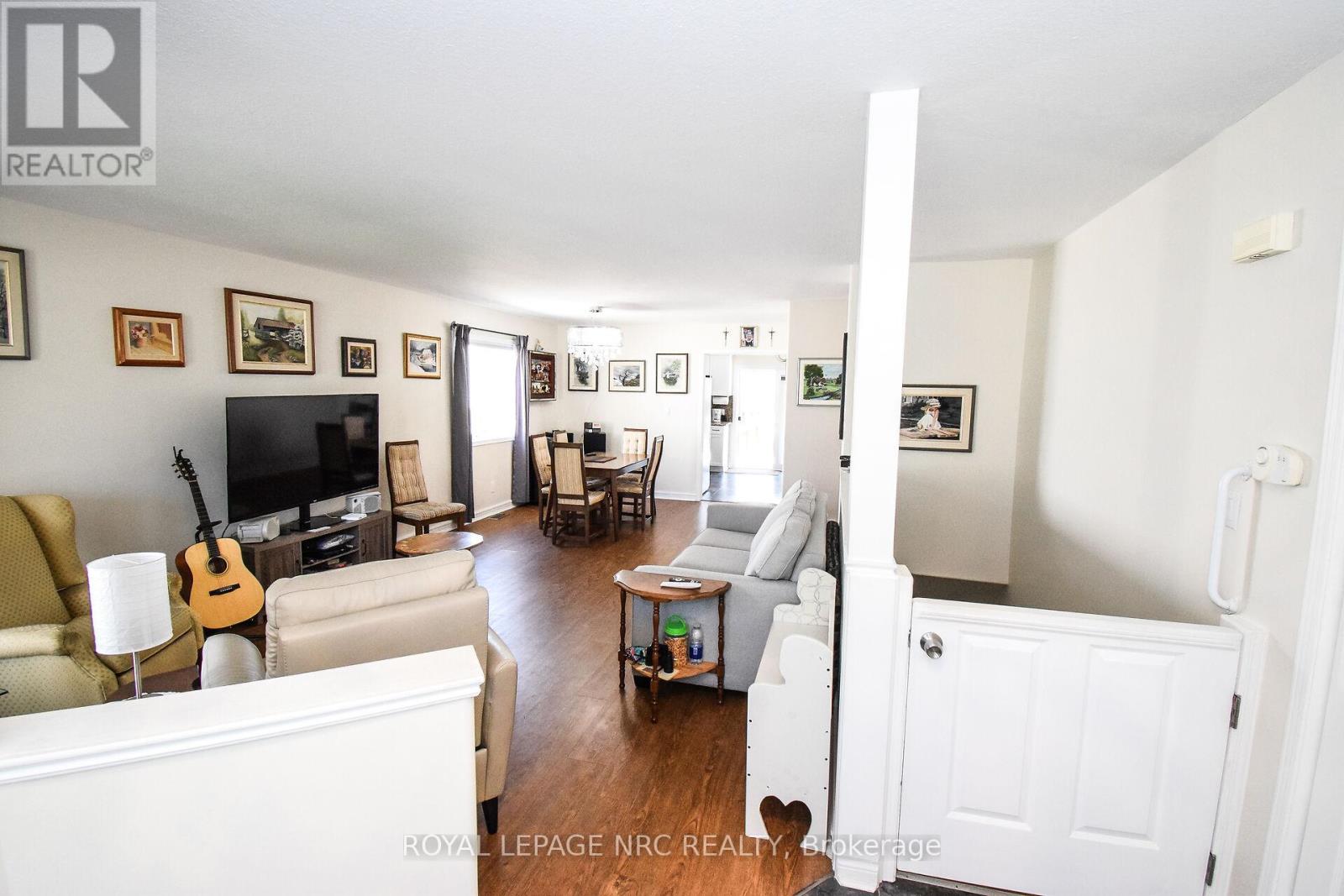 330 Autumn Crescent, Welland, Ontario  L3C 7K1 - Photo 6 - X12269767