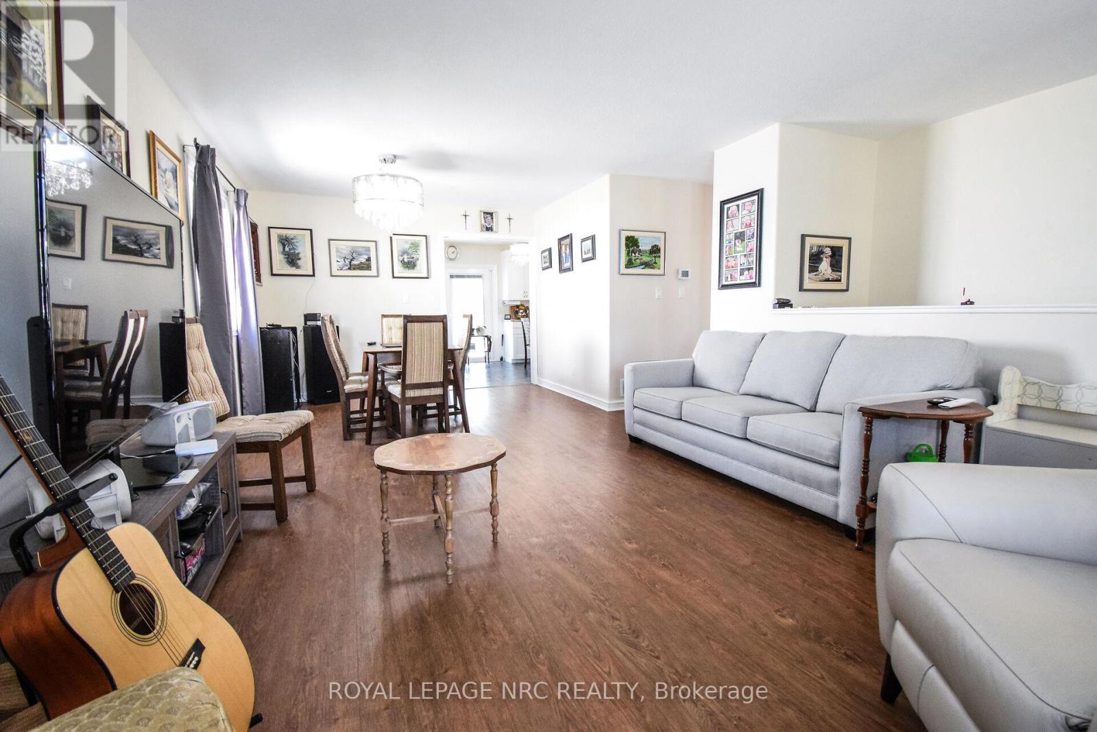 330 Autumn Crescent, Welland, Ontario  L3C 7K1 - Photo 9 - X12269767