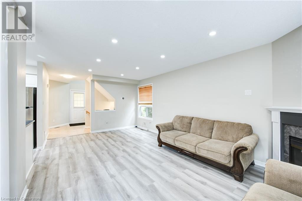 Photo 15 of 50 for 713 Silversmith Street