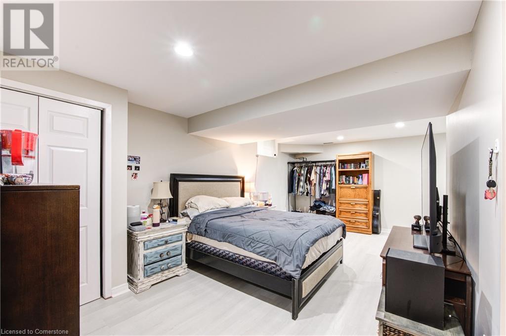 Photo 32 of 50 for 713 Silversmith Street