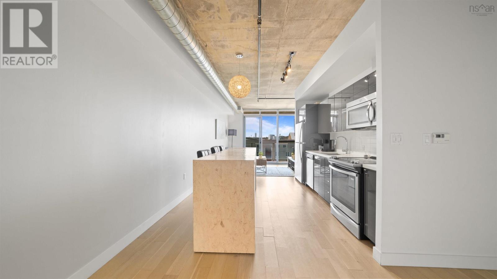 Property at 513 1065 Barrington Street image 4