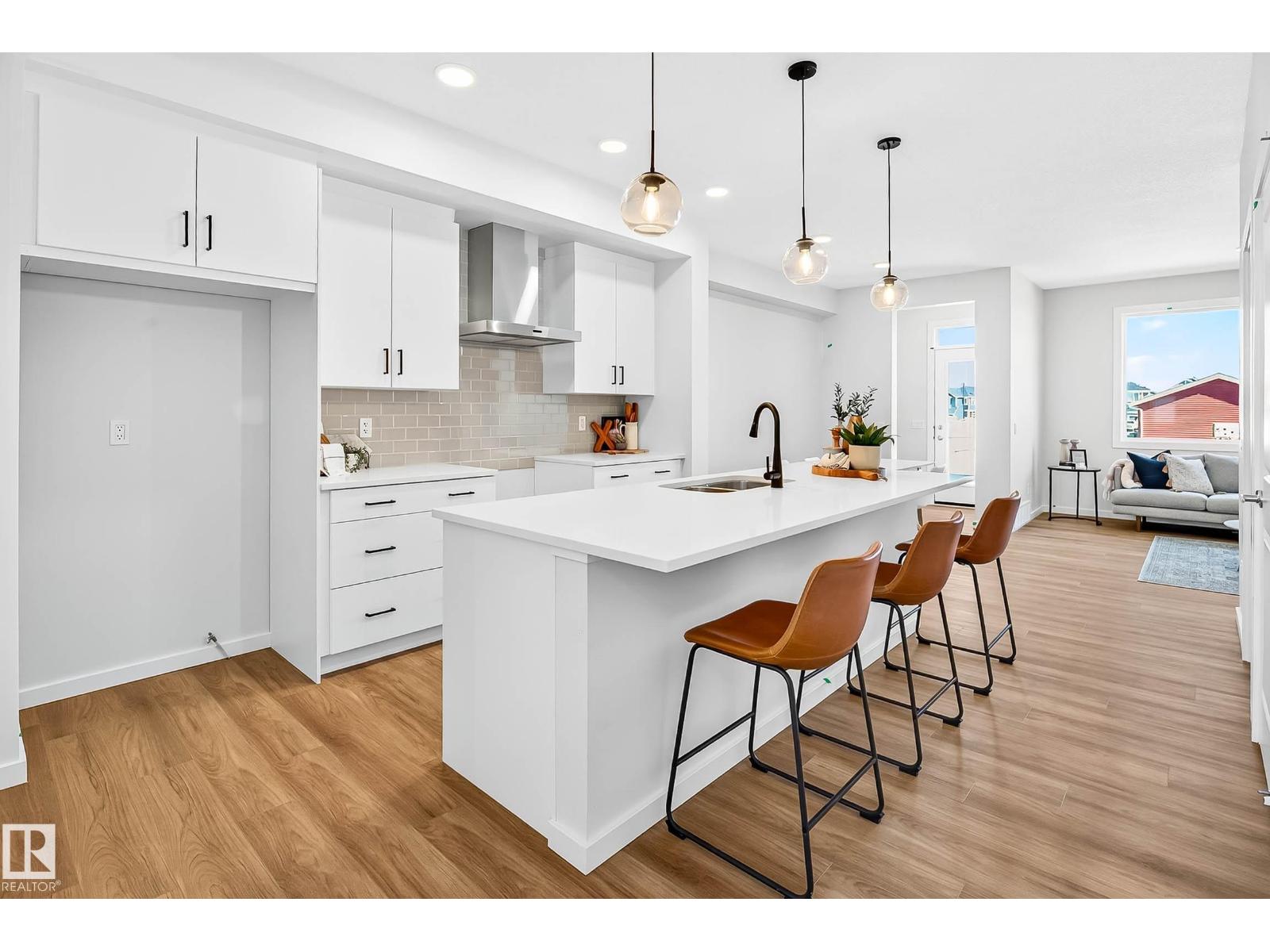 Property at 724 Southfork DR image 3