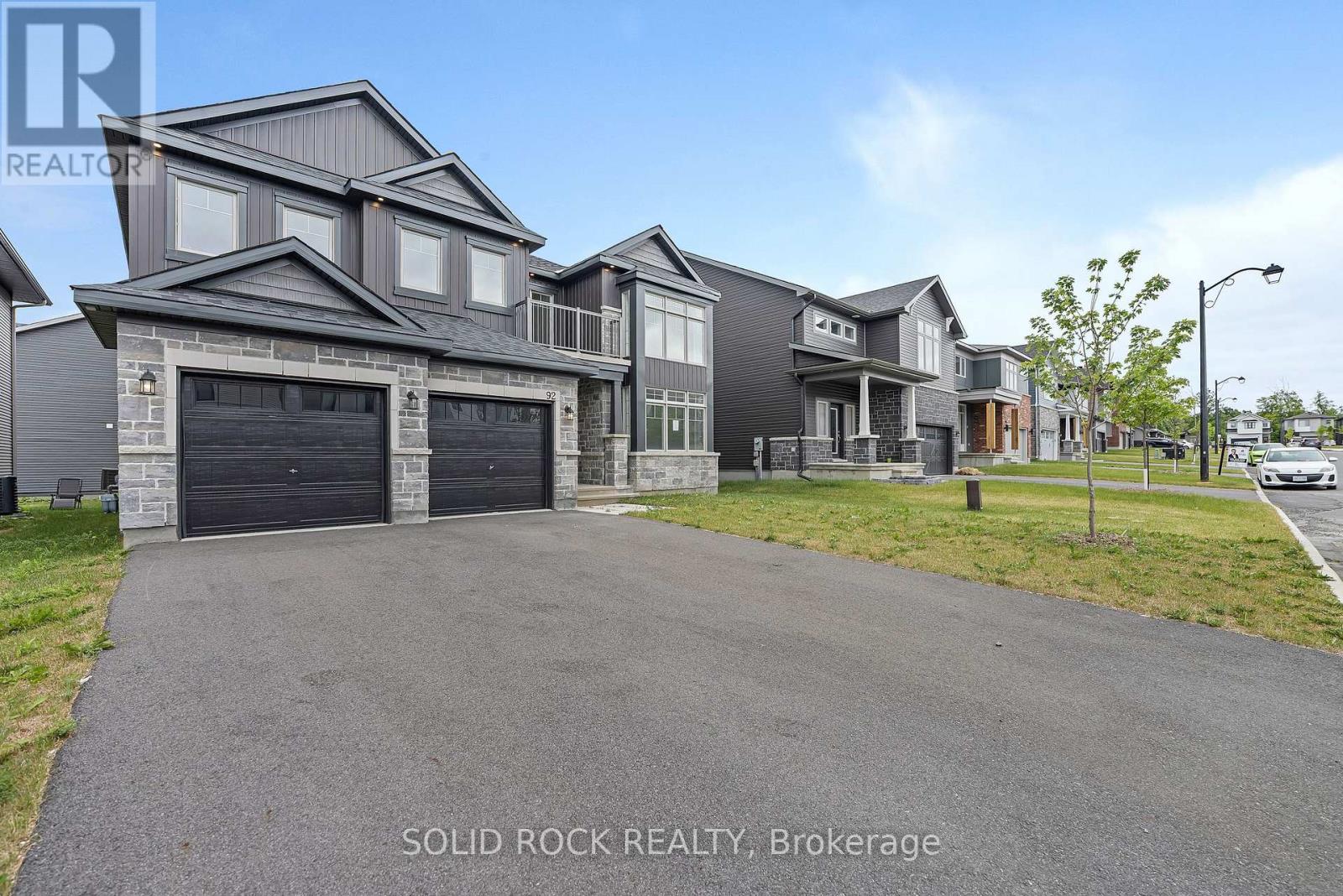 Property at 92 ESBAN DRIVE image 2