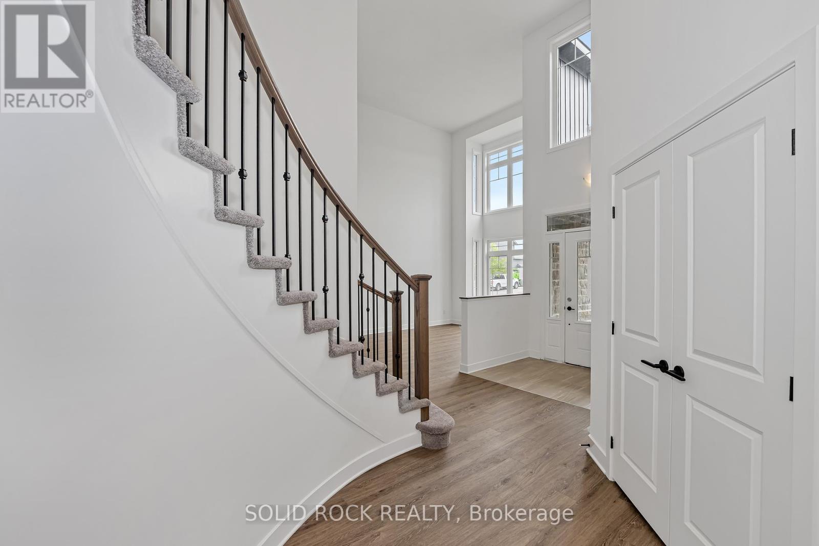 92 Esban Drive, Ottawa, Ontario  K1X 0J3 - Photo 23 - X12269664