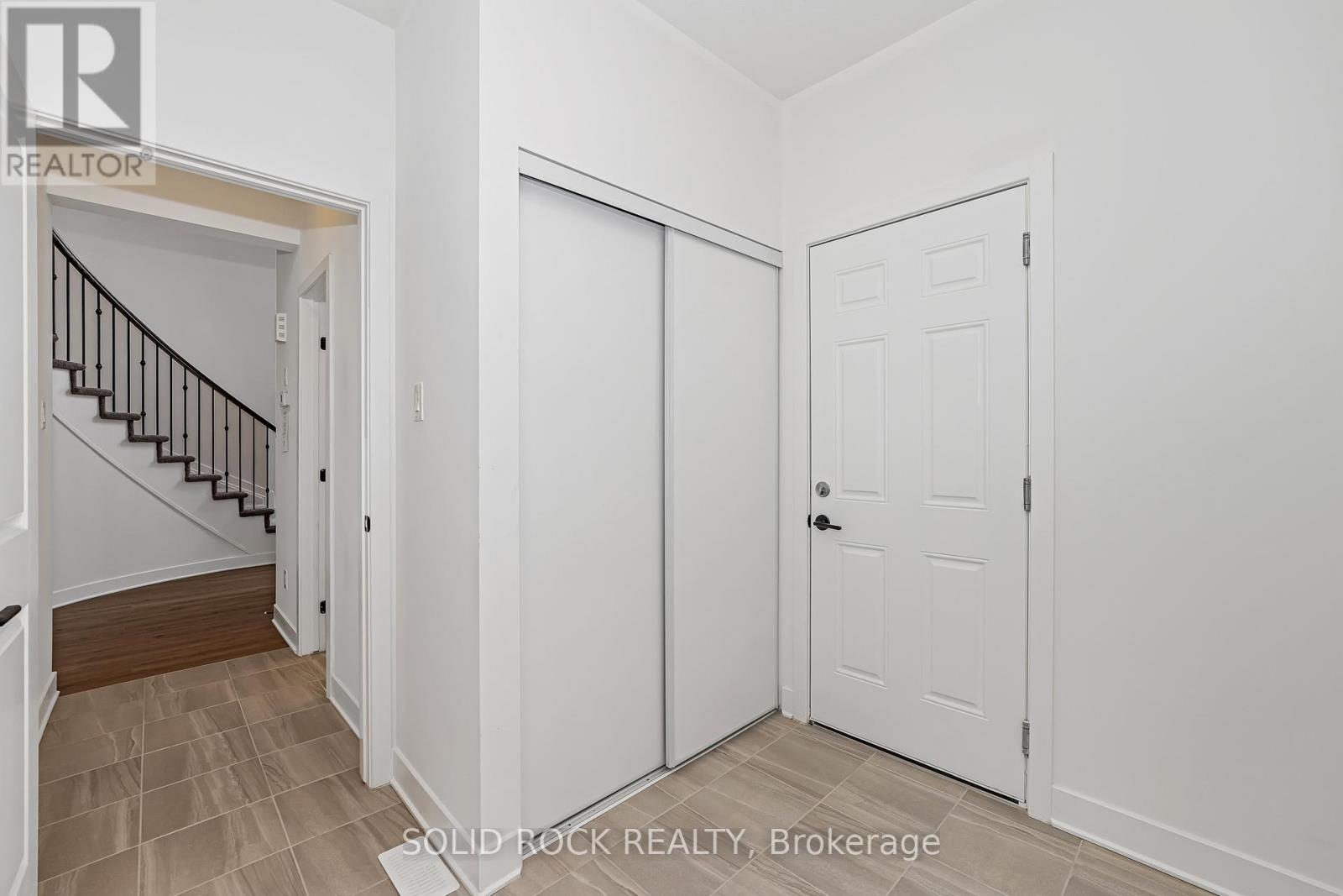 92 Esban Drive, Ottawa, Ontario  K1X 0J3 - Photo 24 - X12269664