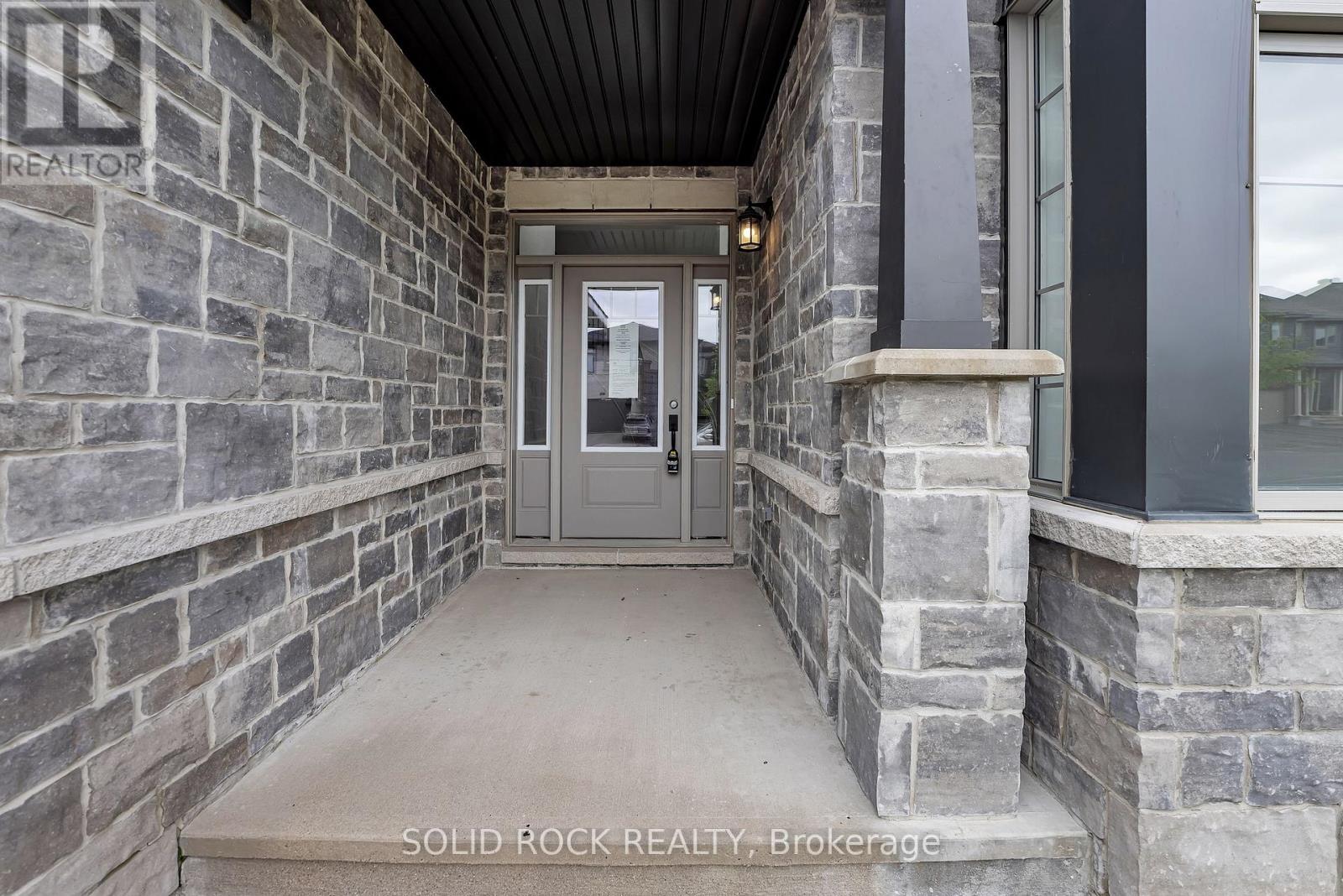 Property at 92 ESBAN DRIVE image 3