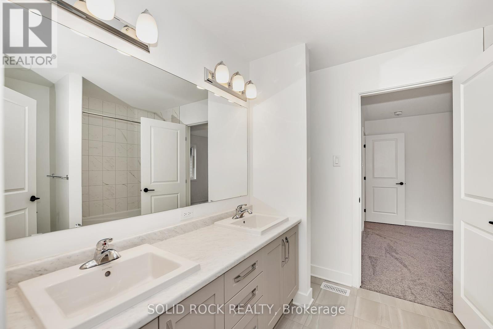 92 Esban Drive, Ottawa, Ontario  K1X 0J3 - Photo 35 - X12269664