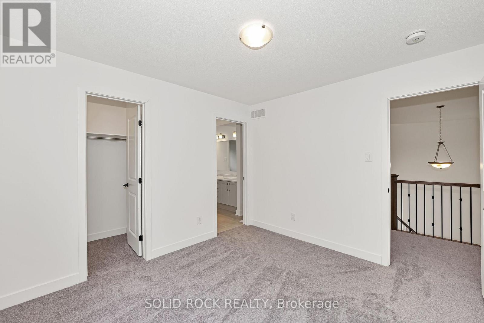 92 Esban Drive, Ottawa, Ontario  K1X 0J3 - Photo 37 - X12269664