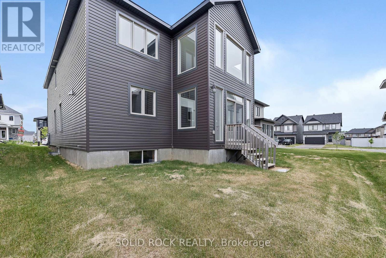 92 Esban Drive, Ottawa, Ontario  K1X 0J3 - Photo 42 - X12269664