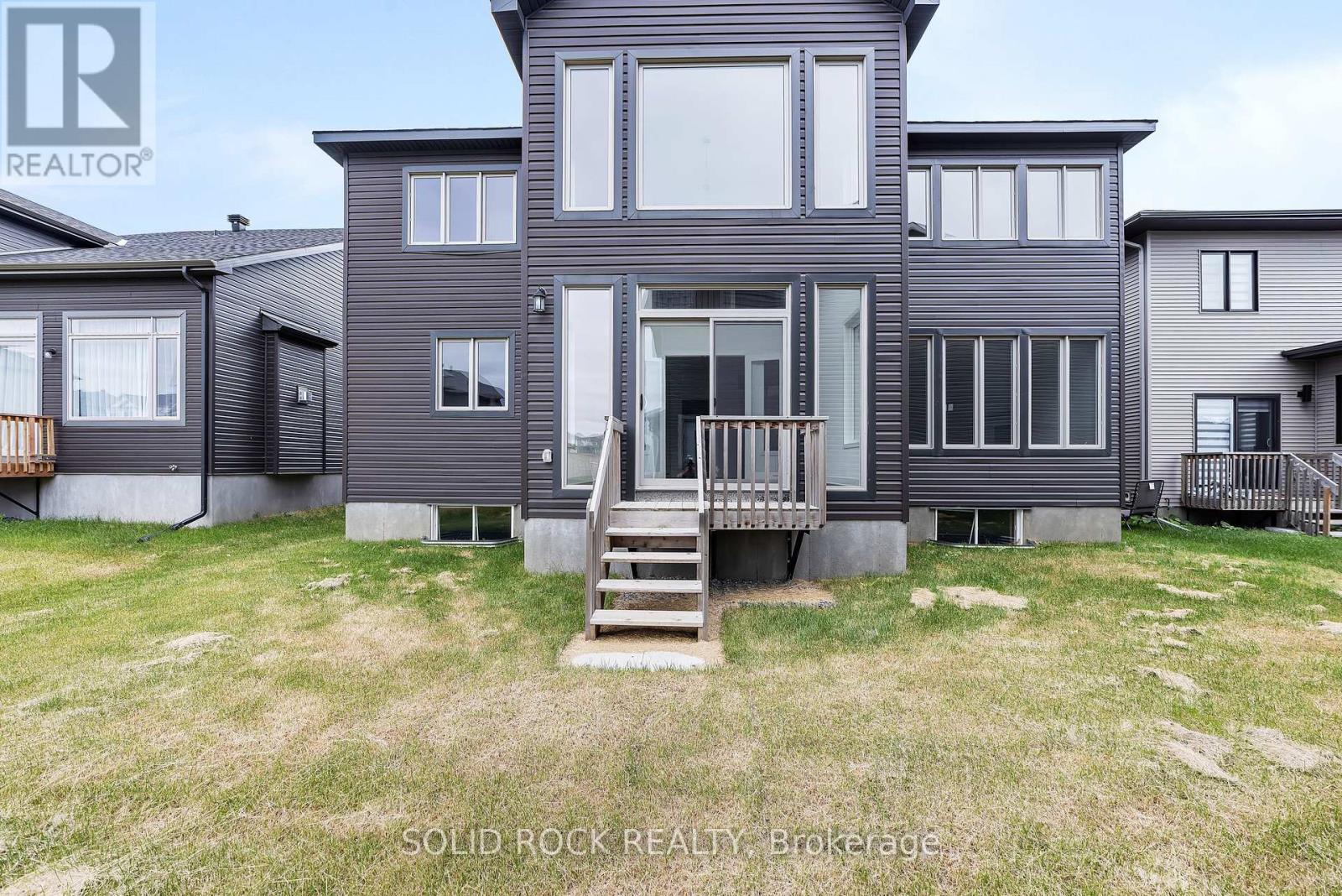 92 Esban Drive, Ottawa, Ontario  K1X 0J3 - Photo 43 - X12269664