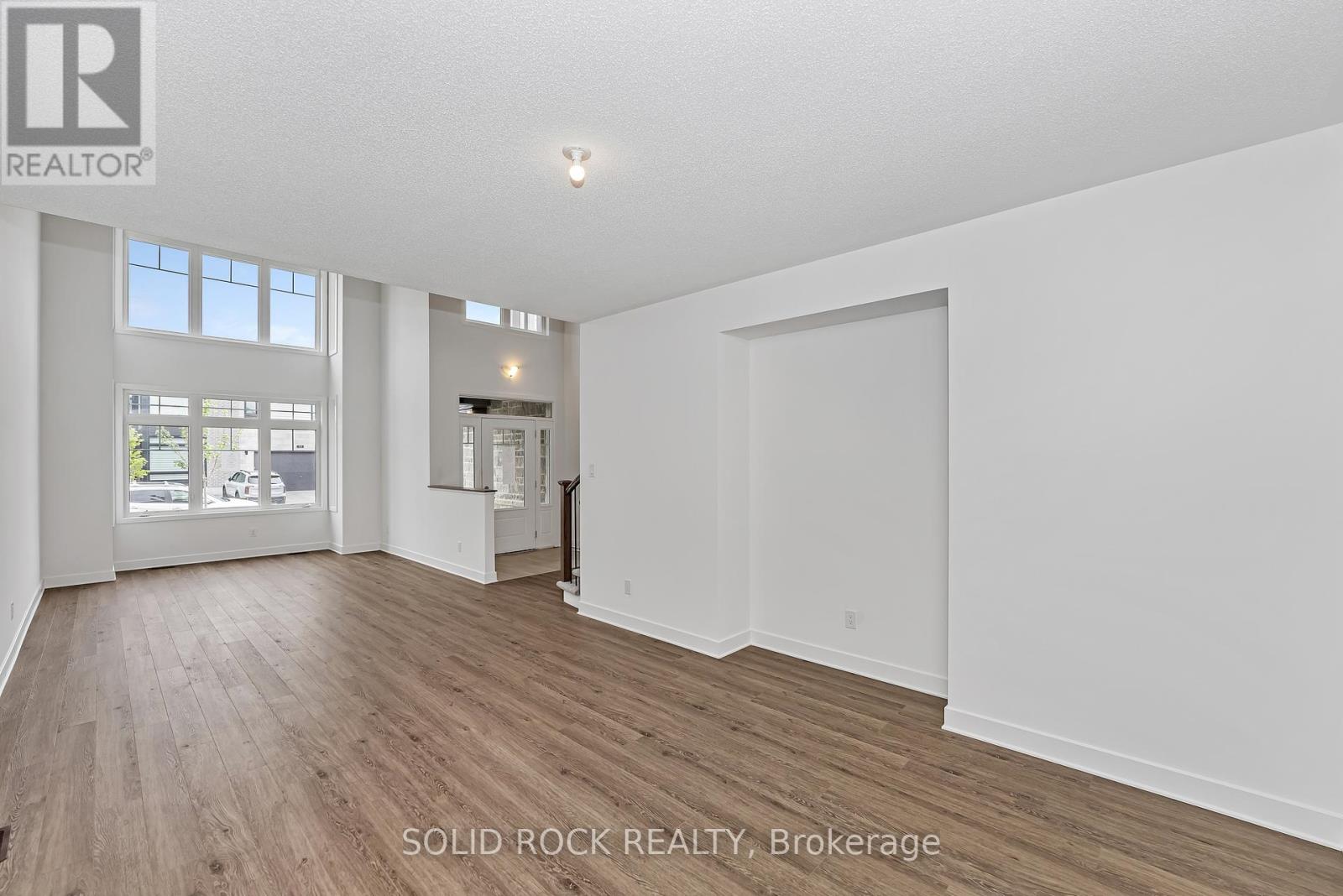 92 Esban Drive, Ottawa, Ontario  K1X 0J3 - Photo 8 - X12269664
