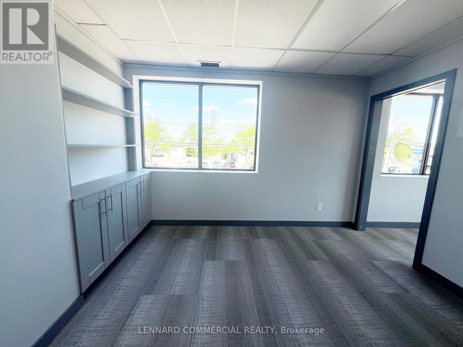 201 - 1600 Laperriere Avenue, Ottawa, Ontario  K1Z 8P5 - Photo 10 - X12269704