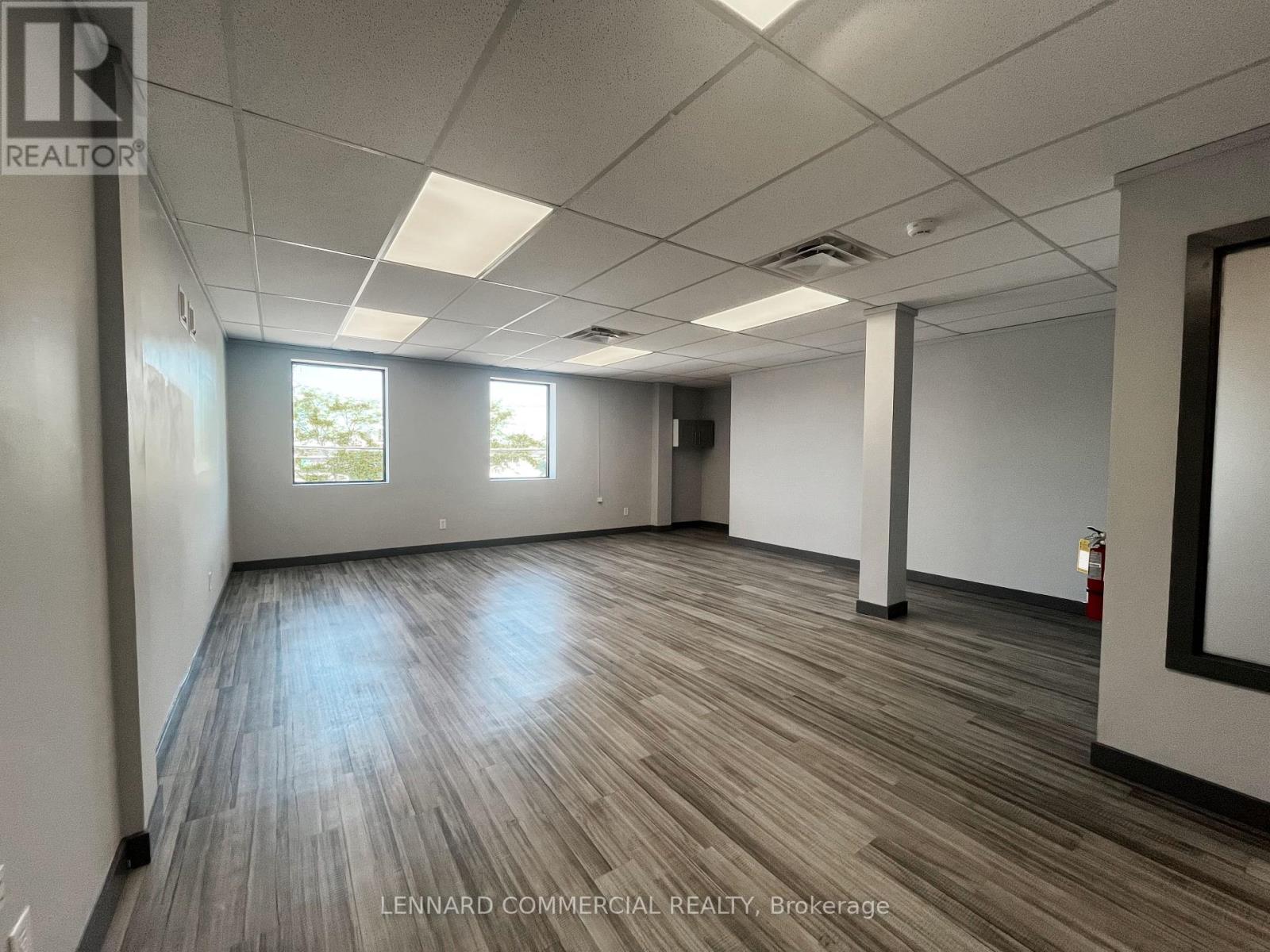 201 - 1600 Laperriere Avenue, Ottawa, Ontario  K1Z 8P5 - Photo 4 - X12269704