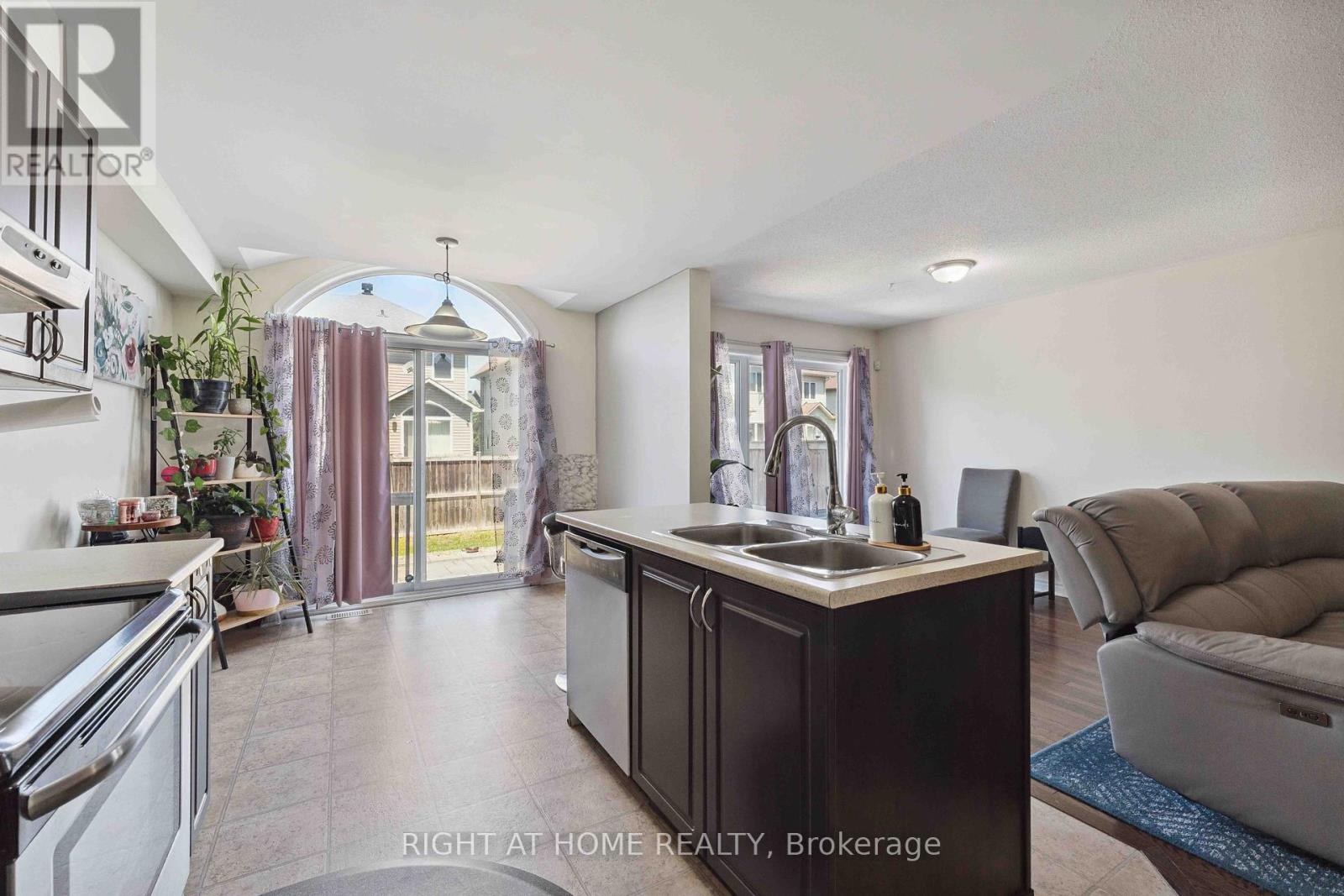 173 Garrity Crescent, Ottawa, Ontario  K2J 3T5 - Photo 12 - X12269811