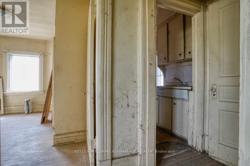43 Dewson Street, Toronto, Ontario  M6H 1G6 - Photo 9 - C12269773