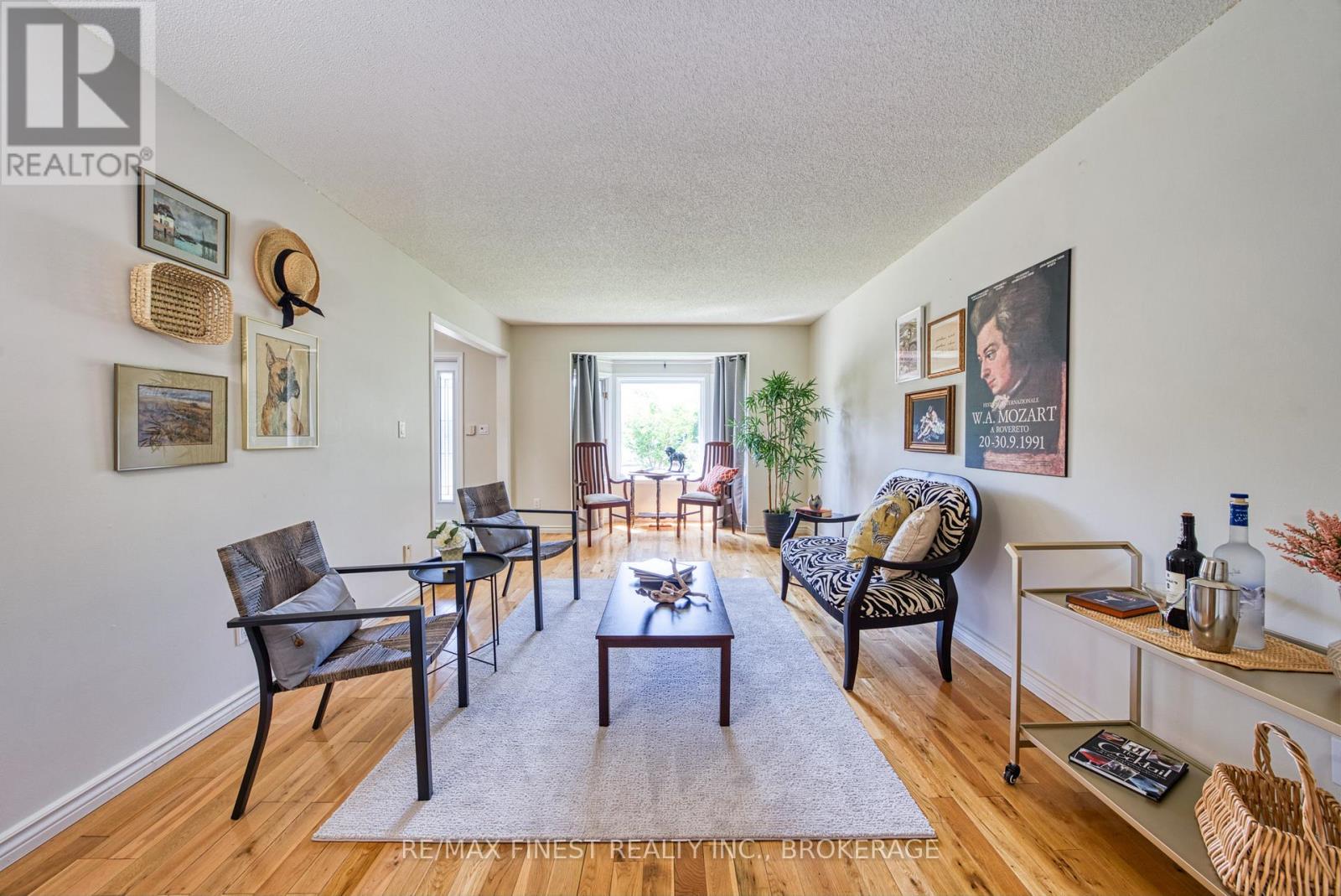 634 Fernmoor Drive, Kingston, Ontario  K7M 8K5 - Photo 6 - X12264934