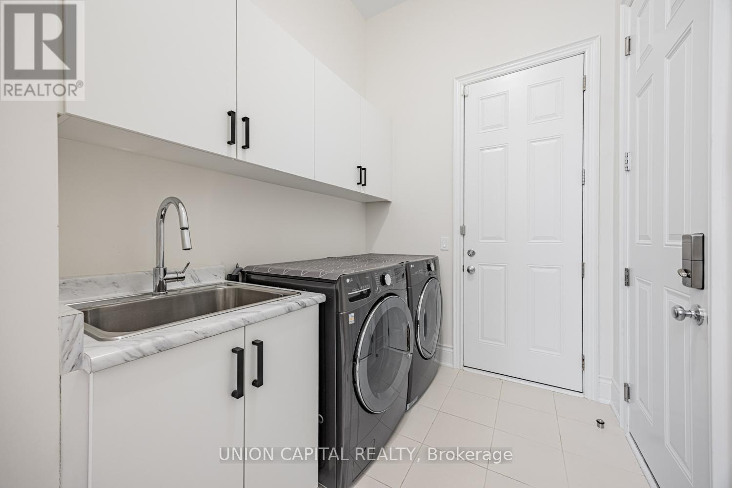 Property at 8 DRIZZEL CRESCENT image 3