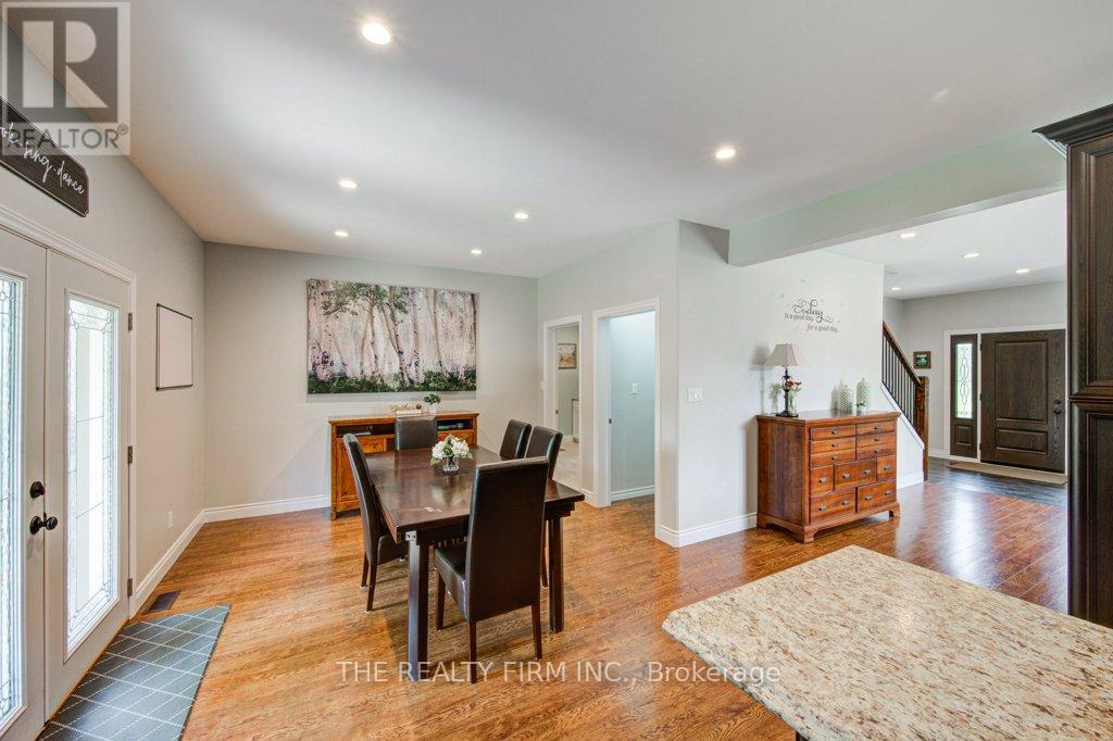 25 Mcmaster Place, Southwest Middlesex, Ontario  N0A 1A0 - Photo 12 - X12269904