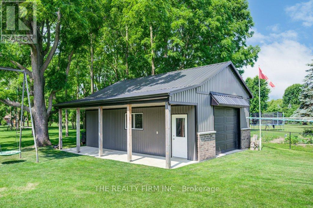 25 Mcmaster Place, Southwest Middlesex, Ontario  N0A 1A0 - Photo 33 - X12269904