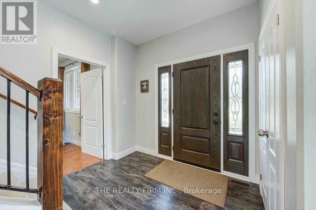 25 Mcmaster Place, Southwest Middlesex, Ontario  N0A 1A0 - Photo 4 - X12269904