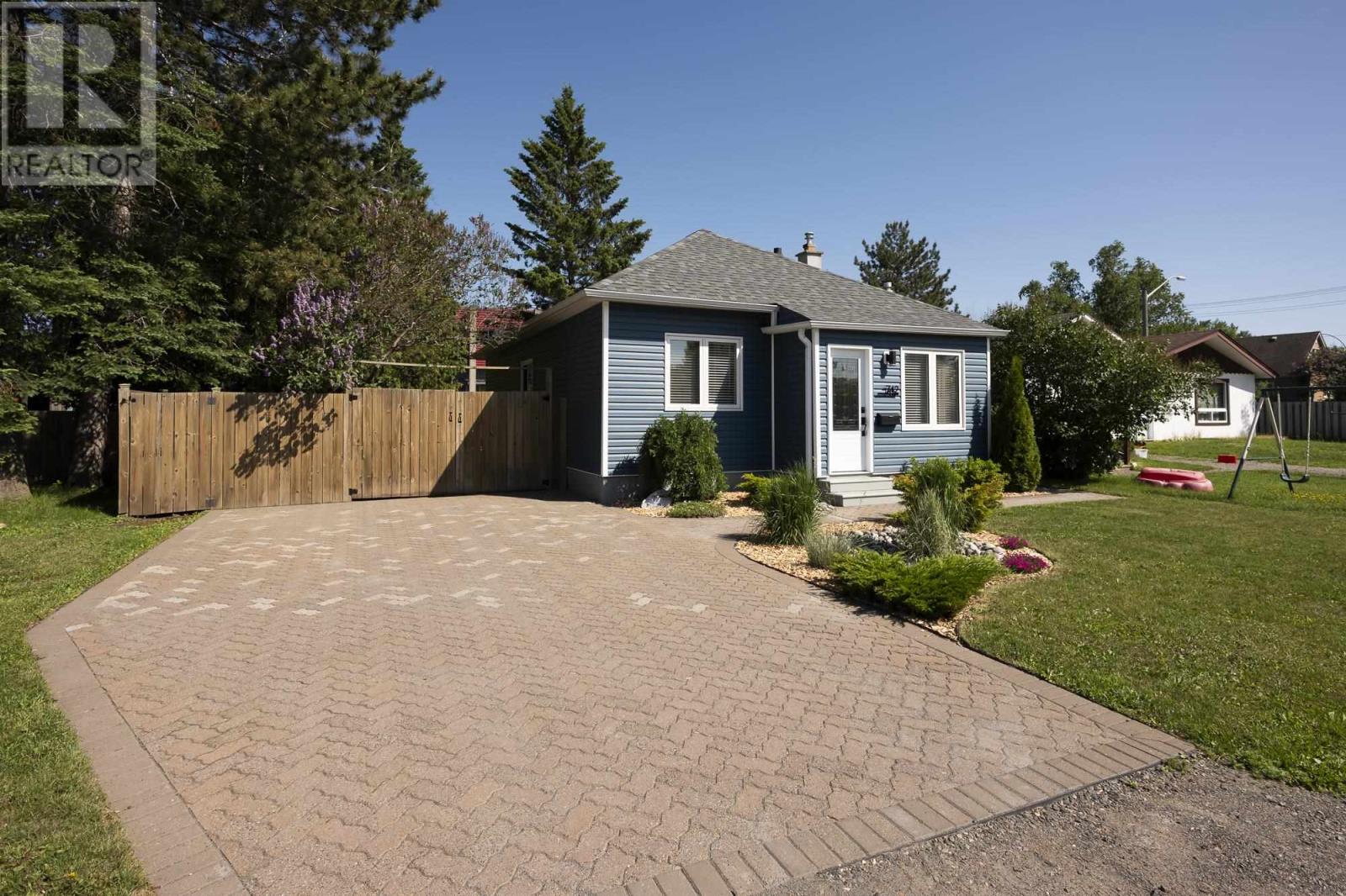 Property at 742 Catherine ST image 2