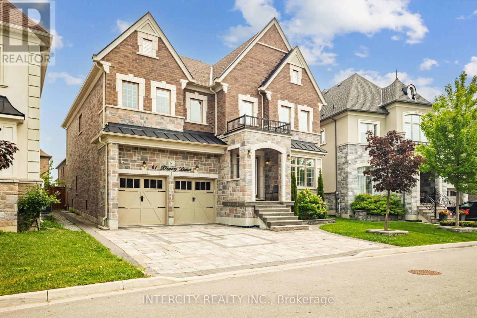 Property at 61 DEGREY DRIVE image 4