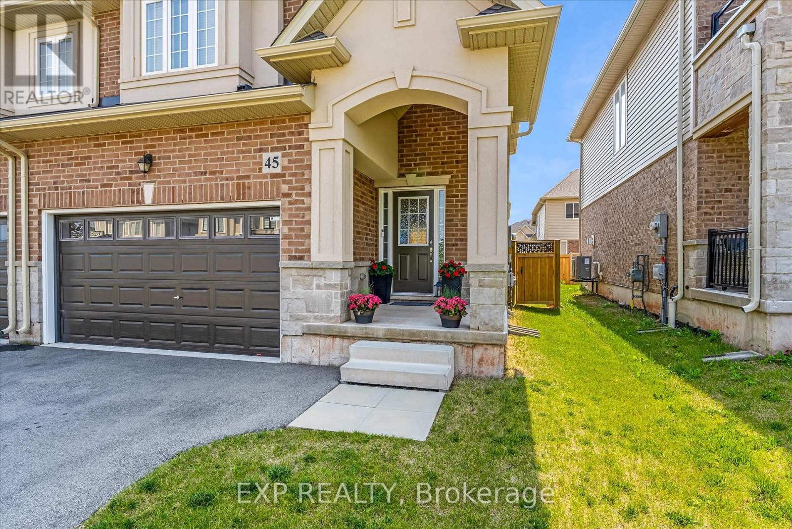 Property at 45 SAUVIGNON CRESCENT image 4