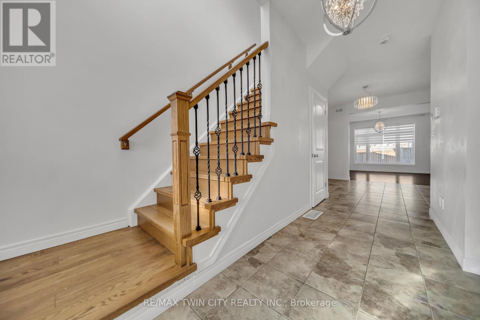 Property at 182 EDEN OAK TRAIL image 2