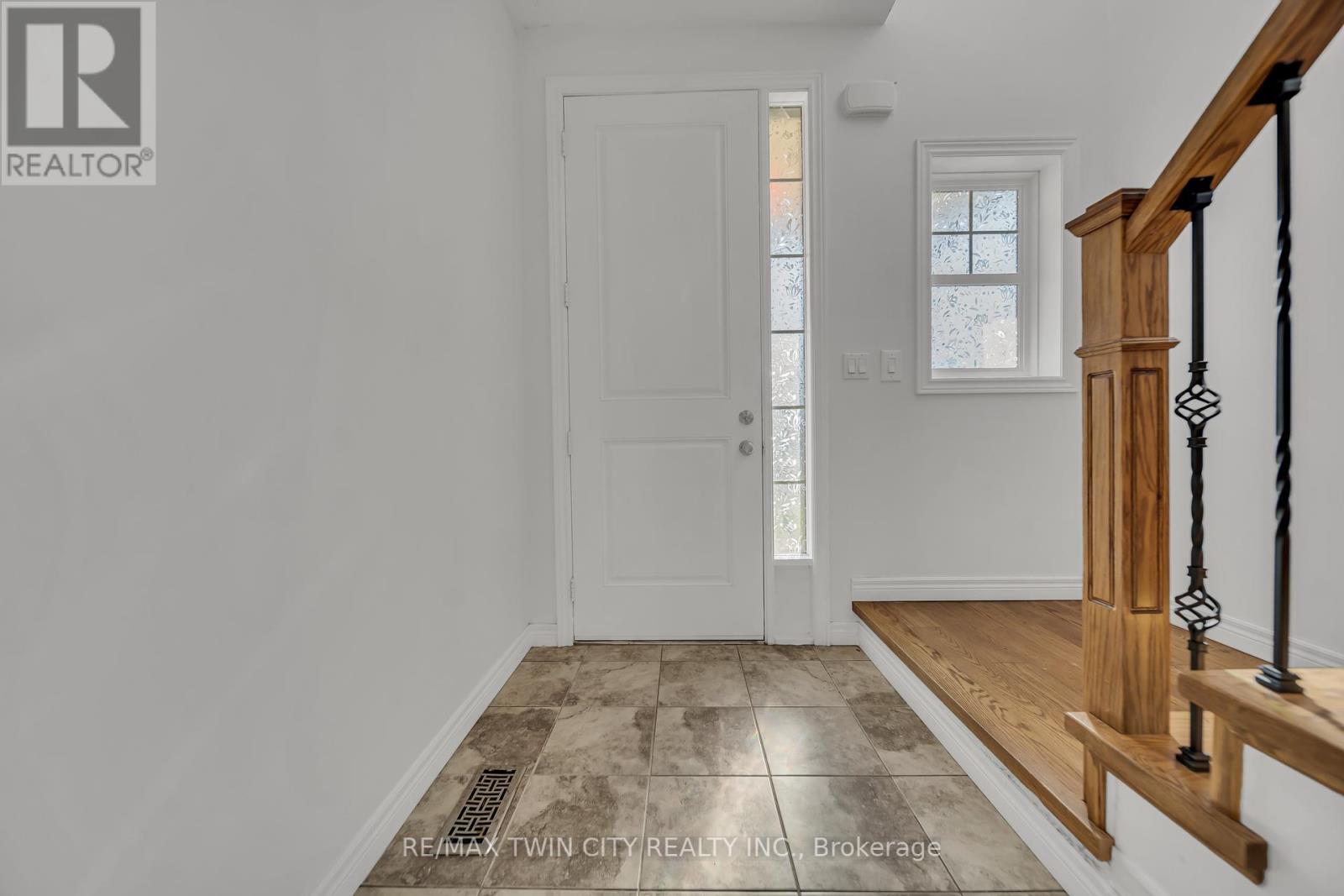 Property at 182 EDEN OAK TRAIL image 3