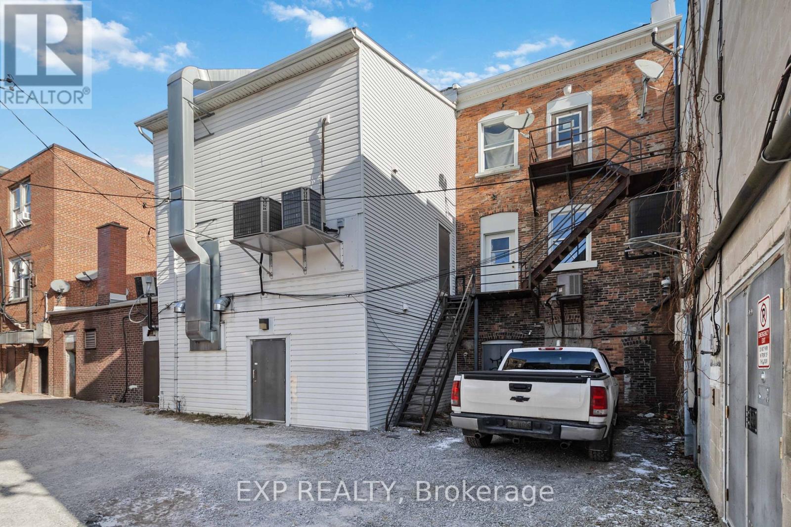 Upper - 14 Norfolk Street S, Haldimand, Ontario  N3Y 2V9 - Photo 12 - X12269822