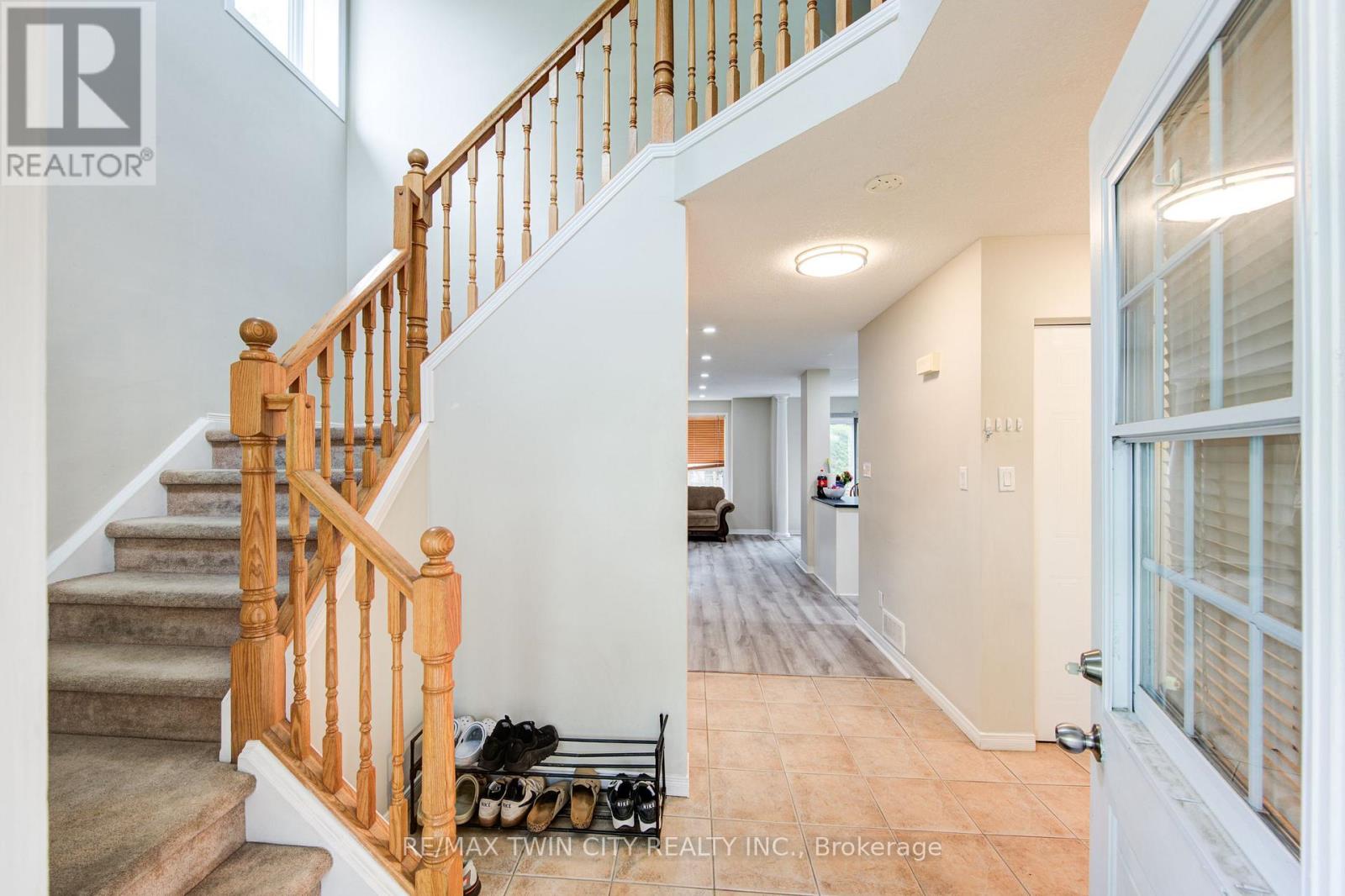 Property at 713 SILVERSMITH STREET image 4