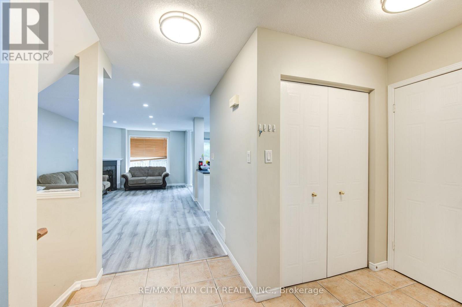 Property at 713 SILVERSMITH STREET image 5